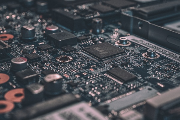 Electronics & tech